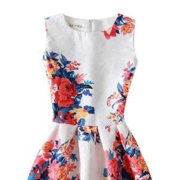 Floral dress NWT size S - Picture 8 of 13